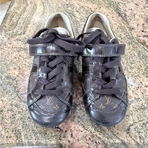 Louis Vuitton Kids Sneakers in Rich Brown